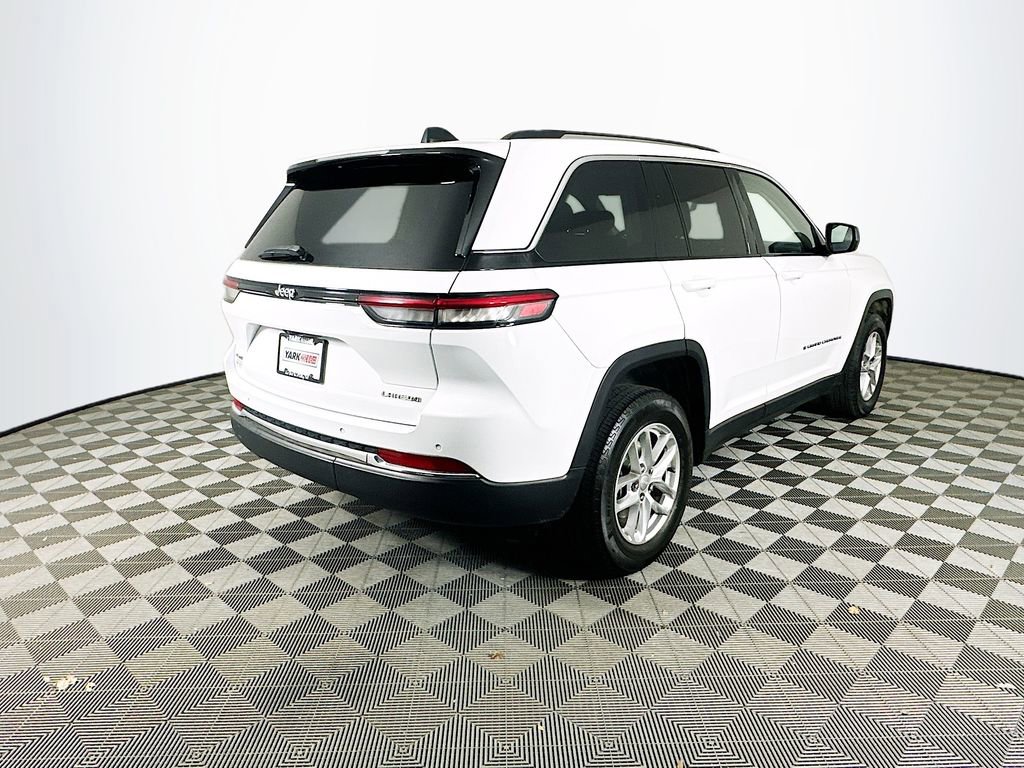Certified 2023 Jeep Grand Cherokee Laredo image 11