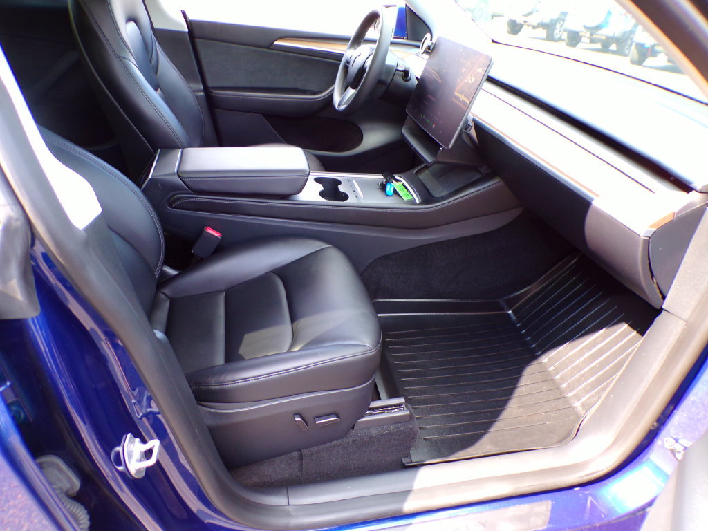 Used 2023 Tesla Model Y Long Range AWD/4WD image 6