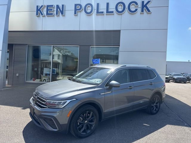 Used 2024 Volkswagen Tiguan SE AWD/4WD image 2