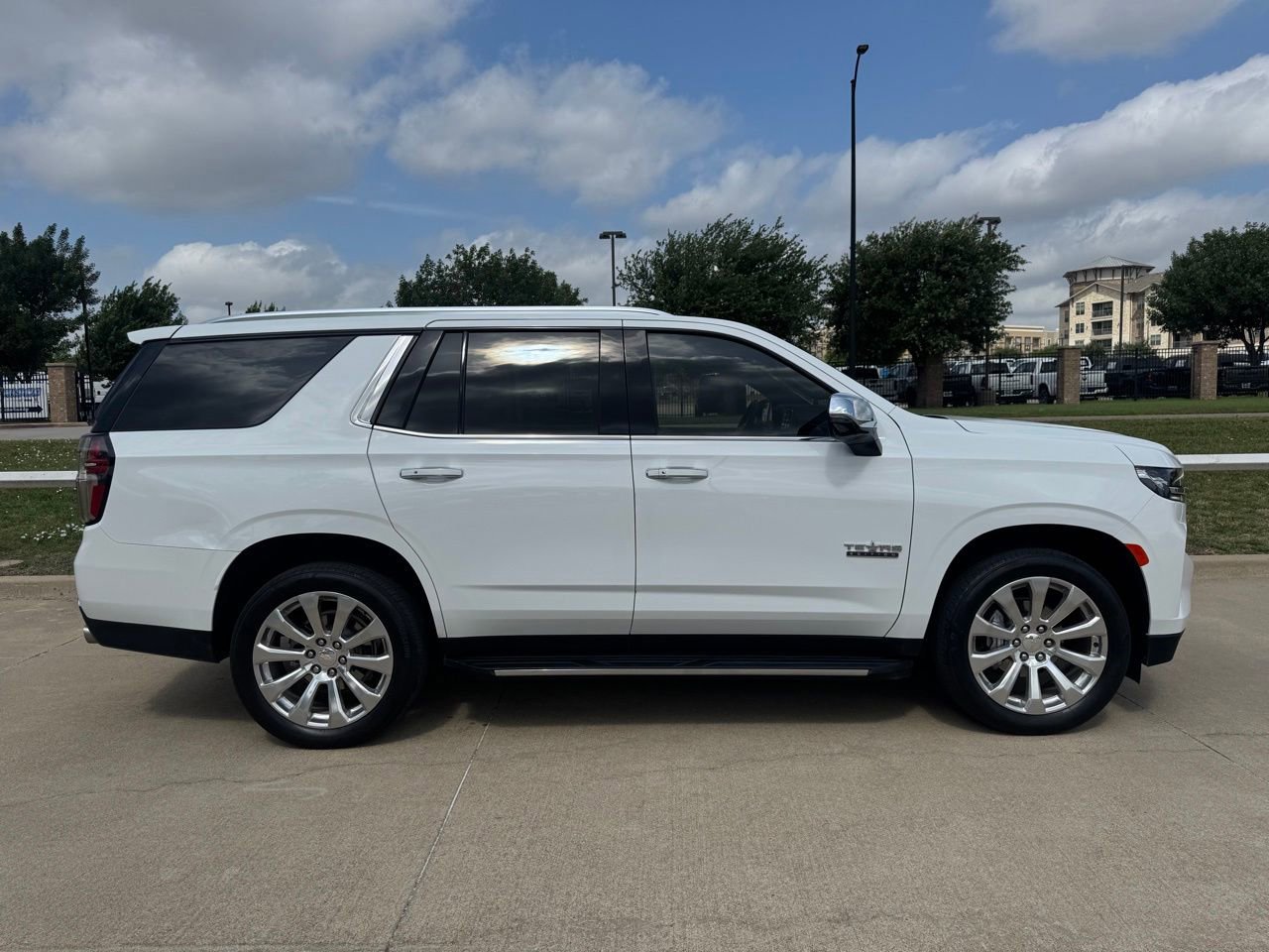Used 2023 Chevrolet Tahoe Premier w/ Premium Package 2 RWD image 5