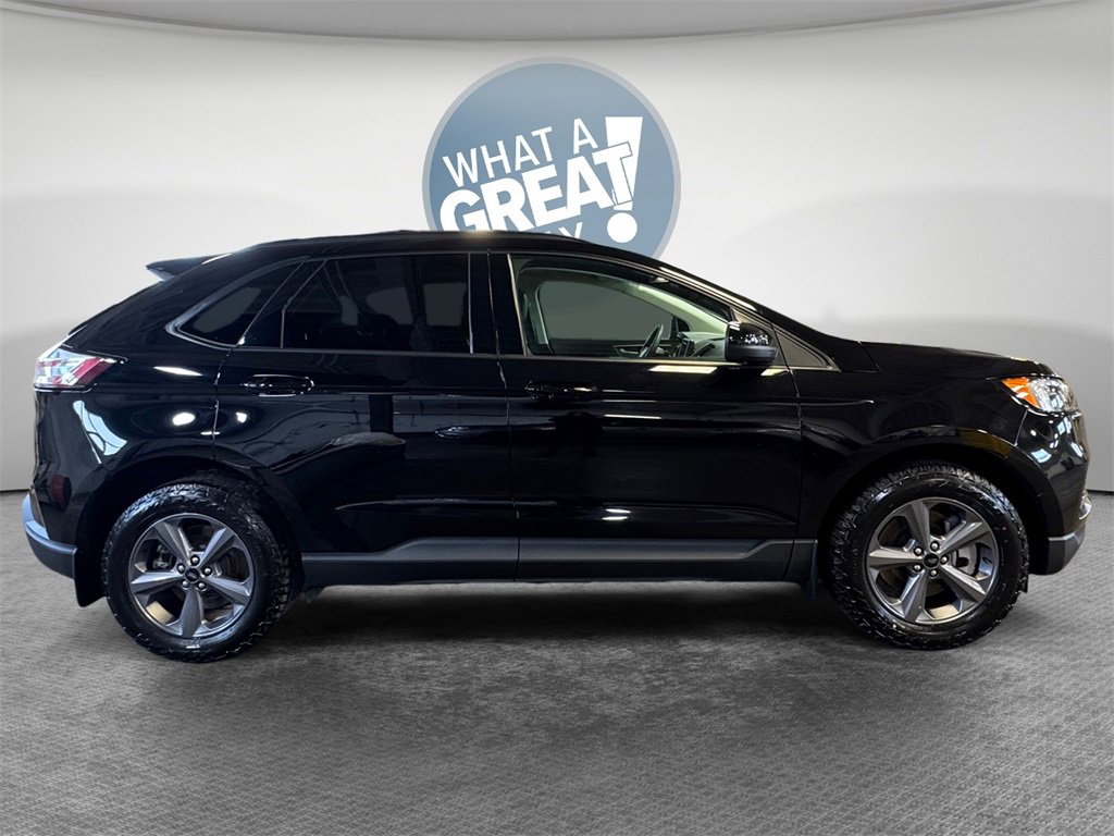 Used 2024 Ford Edge SEL w/ Sport Appearance Package image 2