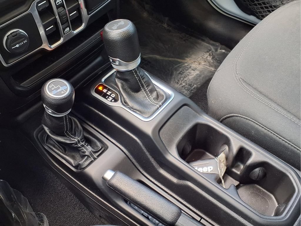 Used 2020 Jeep Wrangler Unlimited Sahara AWD/4WD image 12