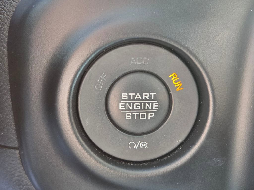 Used 2023 Jeep Wrangler Unlimited Rubicon image 33