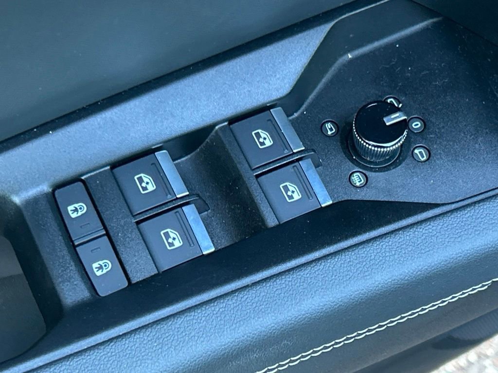 Used 2024 Audi Q4 e-tron Premium w/ Convenience Package image 65