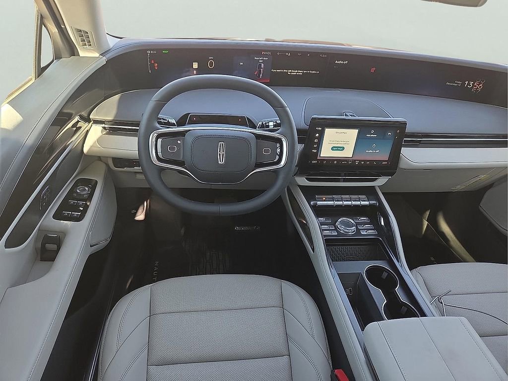 New 2026 Lincoln Nautilus Premier AWD/4WD image 10