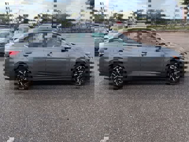 Used 2024 Nissan Sentra SV image 9