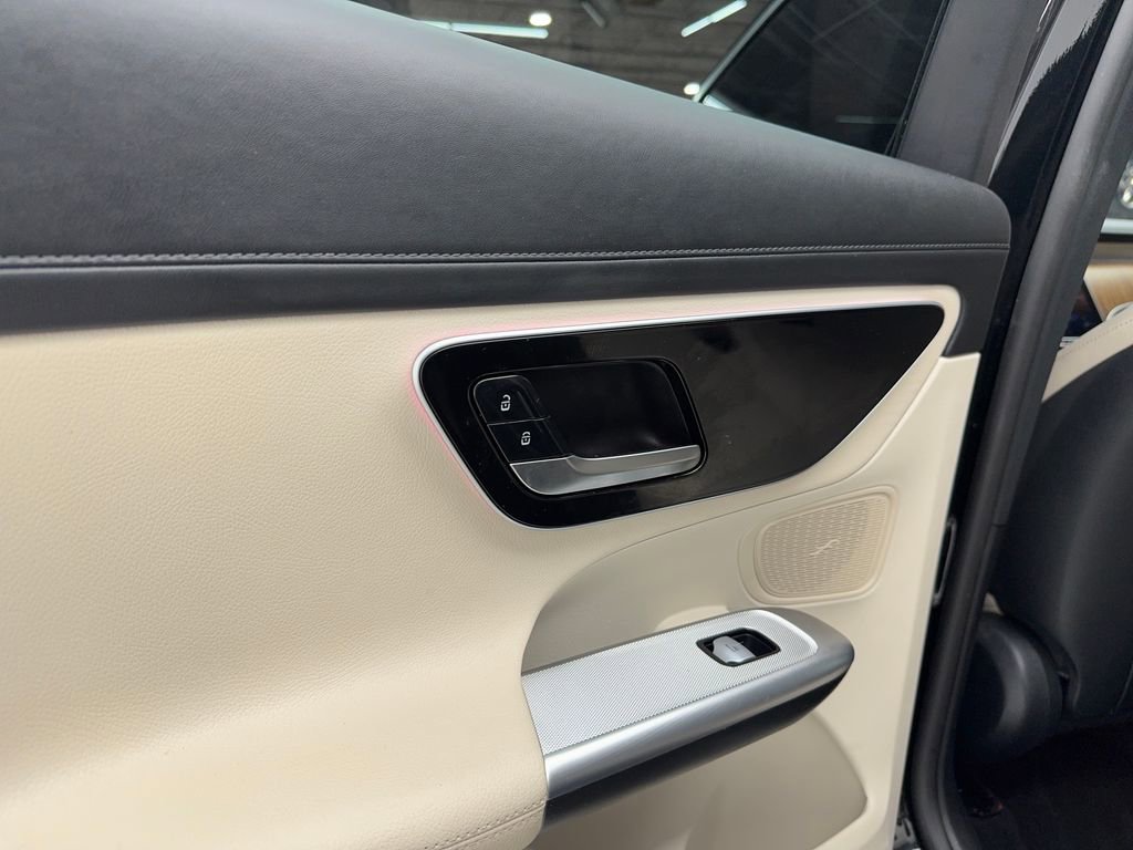 Used 2024 Mercedes-Benz GLC 300 4MATIC image 46