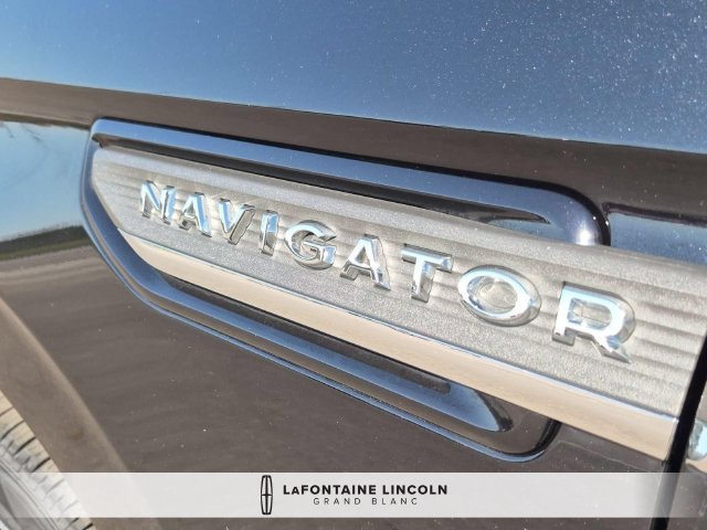 Used 2023 Lincoln Navigator Reserve AWD/4WD image 10