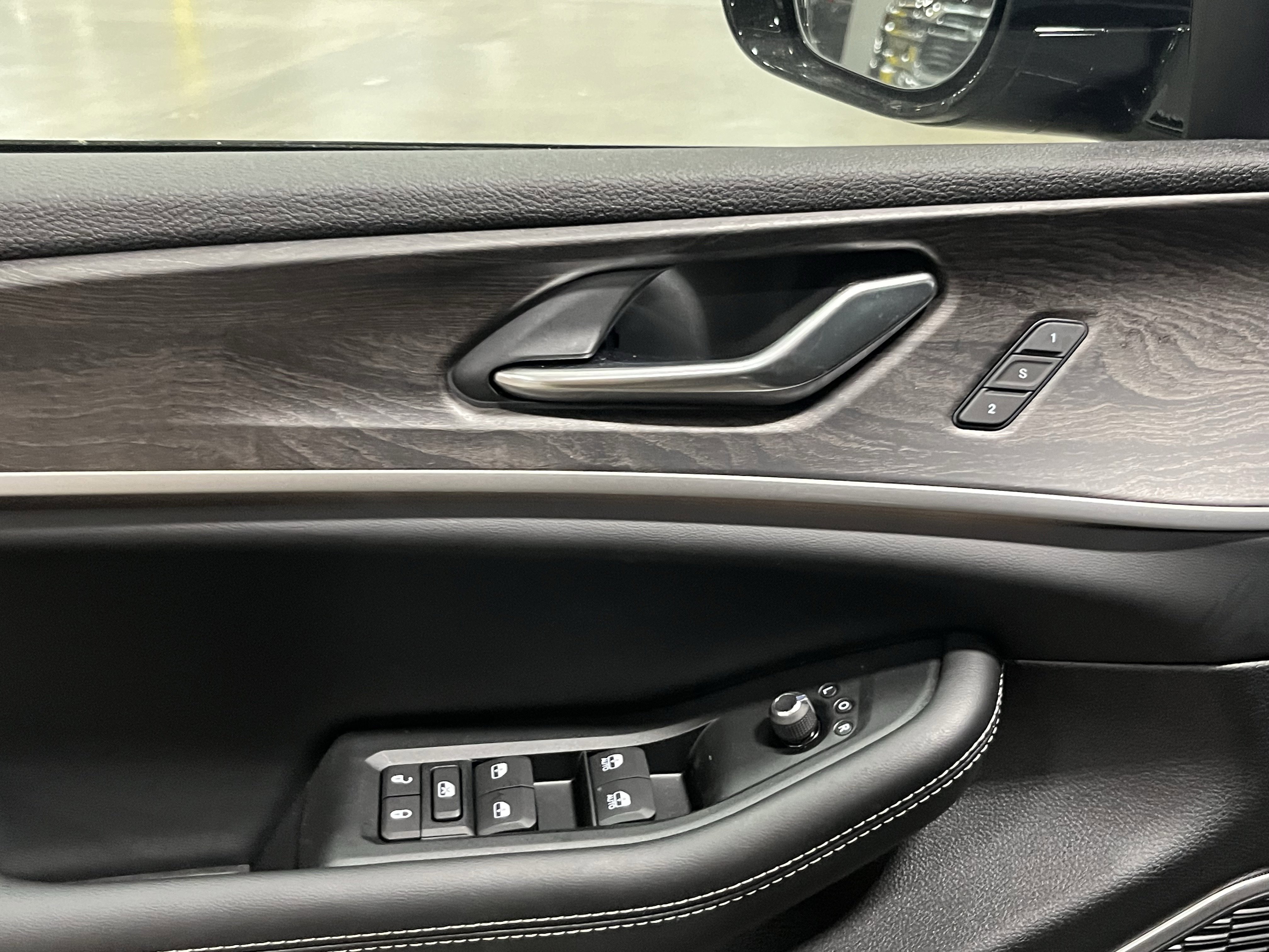 New 2026 Jeep Grand Cherokee L Limited AWD/4WD image 16