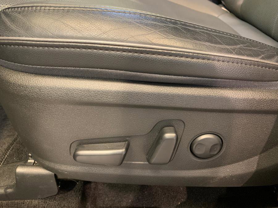 Used 2022 Hyundai Santa Fe SEL w/ Convenience + Premium Package AWD/4WD image 20