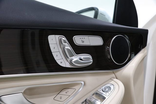 Used 2020 Mercedes-Benz GLC 300 4MATIC image 17
