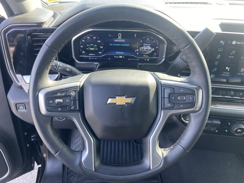 Used 2025 Chevrolet Silverado 2500 LT w/ Convenience Package image 11