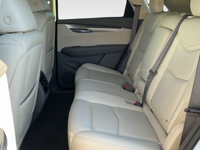 Used 2017 Cadillac XT5 Luxury w/ LPO, Sport Package FWD image 18