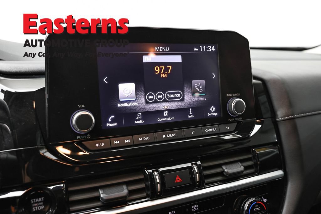 Used 2025 Nissan Pathfinder SV FWD image 19