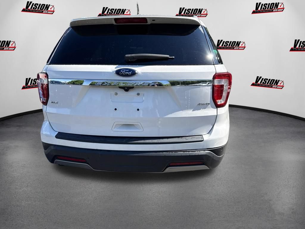 Used 2019 Ford Explorer XLT w/ Equipment Group 202A AWD/4WD image 6