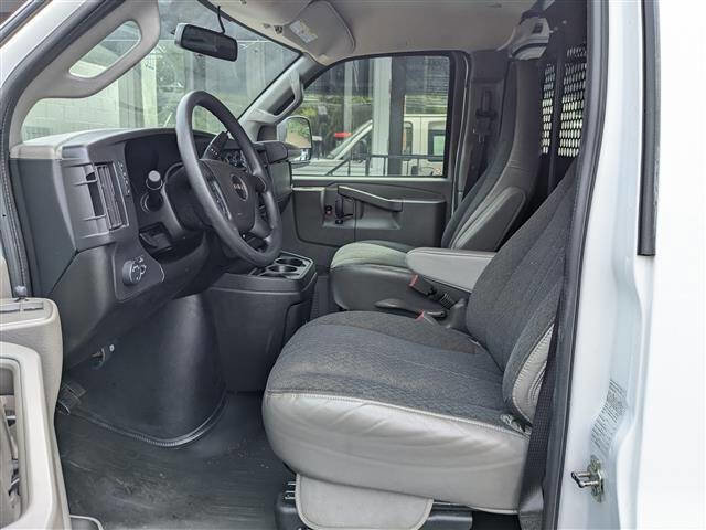 Used 2024 GMC Savana 2500 w/ Driver Convenience Package image 10