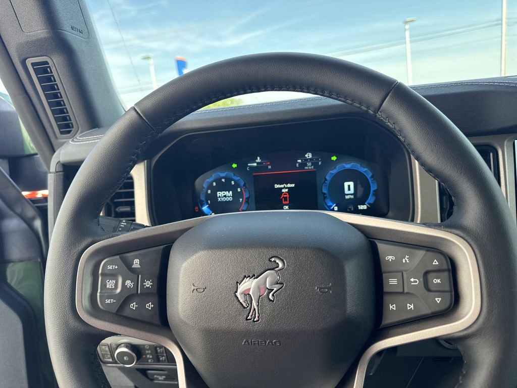 New 2025 Ford Bronco Outer Banks w/ Sasquatch Package AWD/4WD image 26