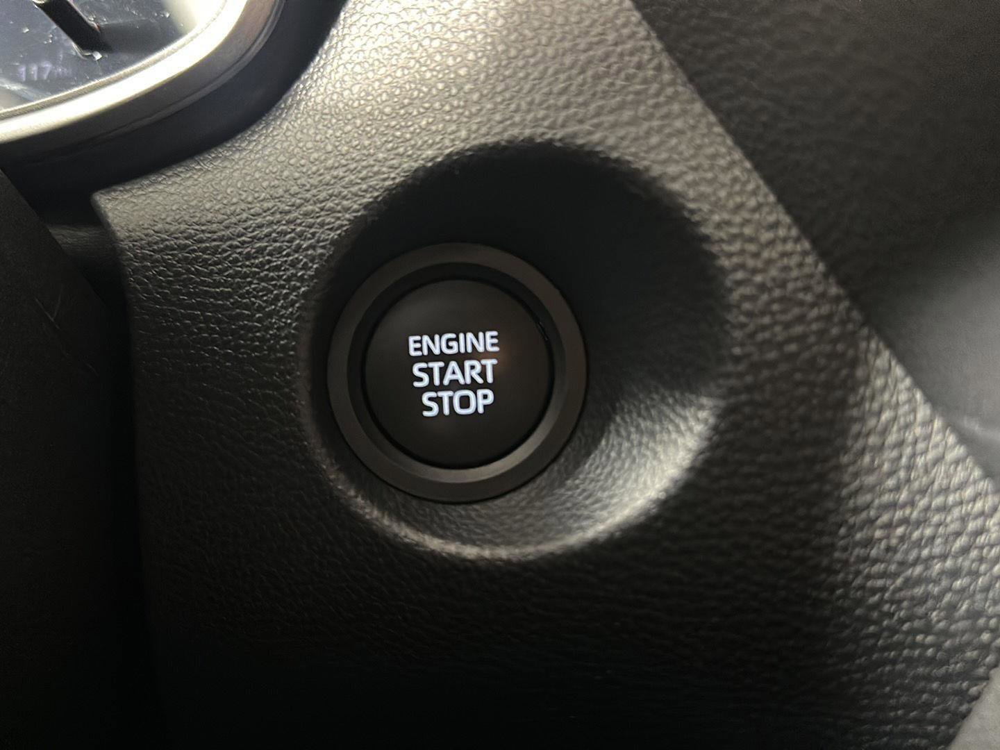 Used 2025 Toyota Corolla Cross XLE w/ Convenience Package image 12