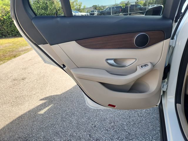 Used 2021 Mercedes-Benz GLC 300 4MATIC image 10