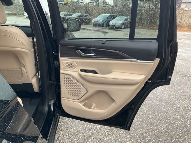 Used 2023 Jeep Grand Cherokee Limited w/ Luxury Tech Group II AWD/4WD image 21