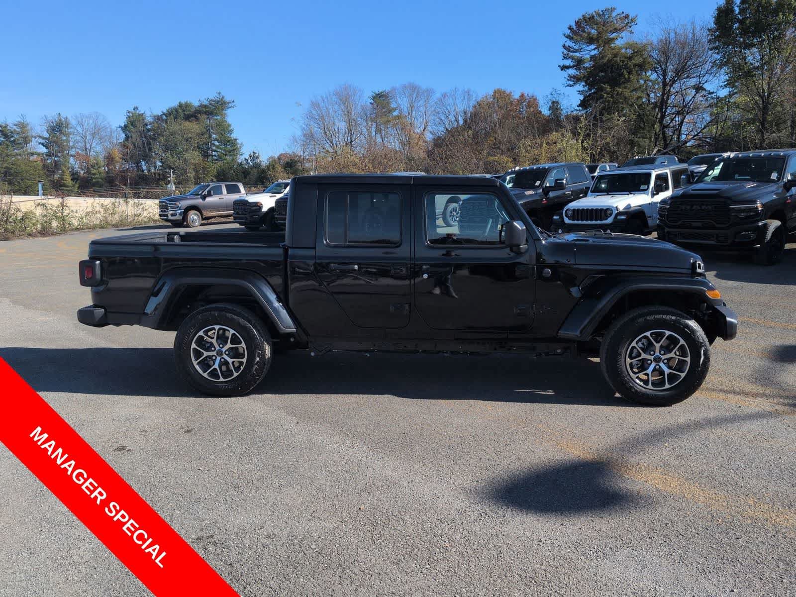 New 2026 Jeep Gladiator Sport AWD/4WD image 9