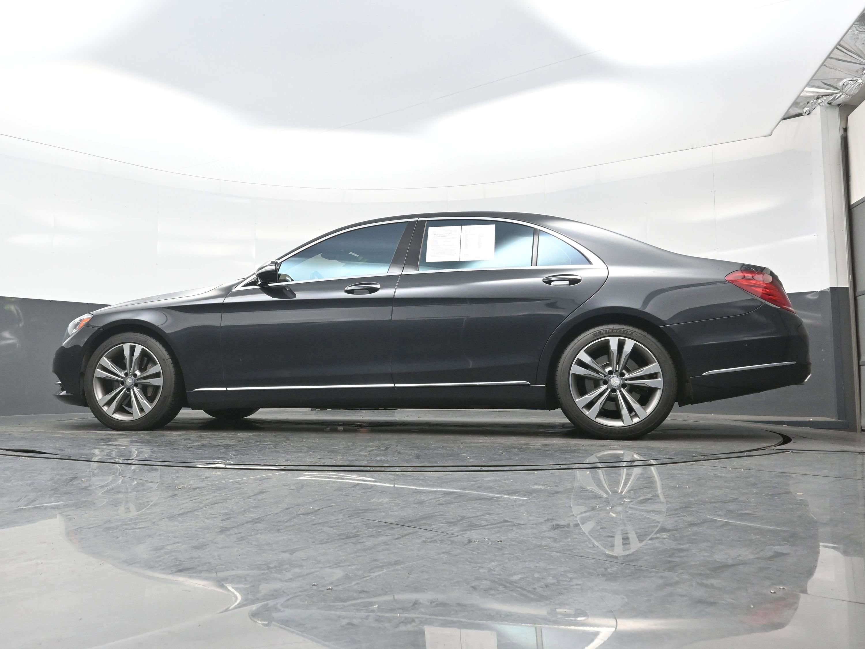 Used 2014 Mercedes-Benz S 550 Sedan image 28