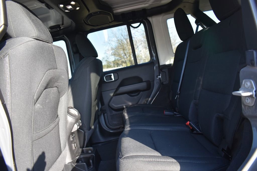 Used 2021 Jeep Wrangler Unlimited Sahara AWD/4WD image 20