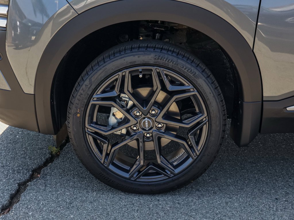 New 2026 Nissan Kicks SR FWD image 12