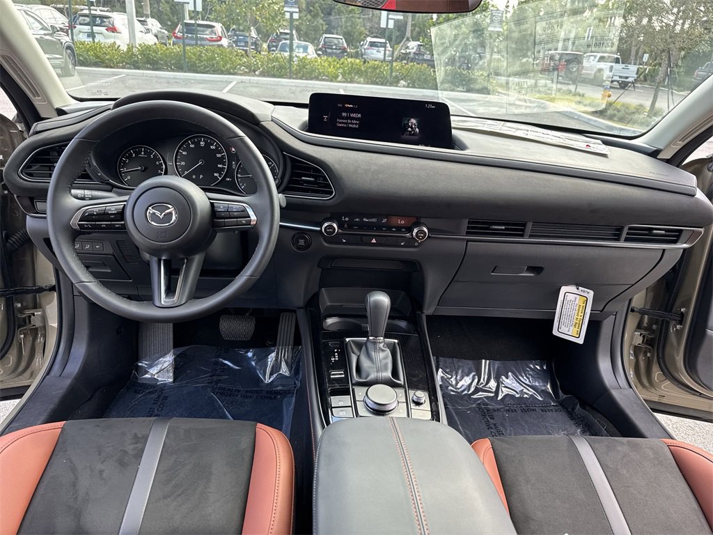 New 2024 MAZDA CX-30 Carbon image 37