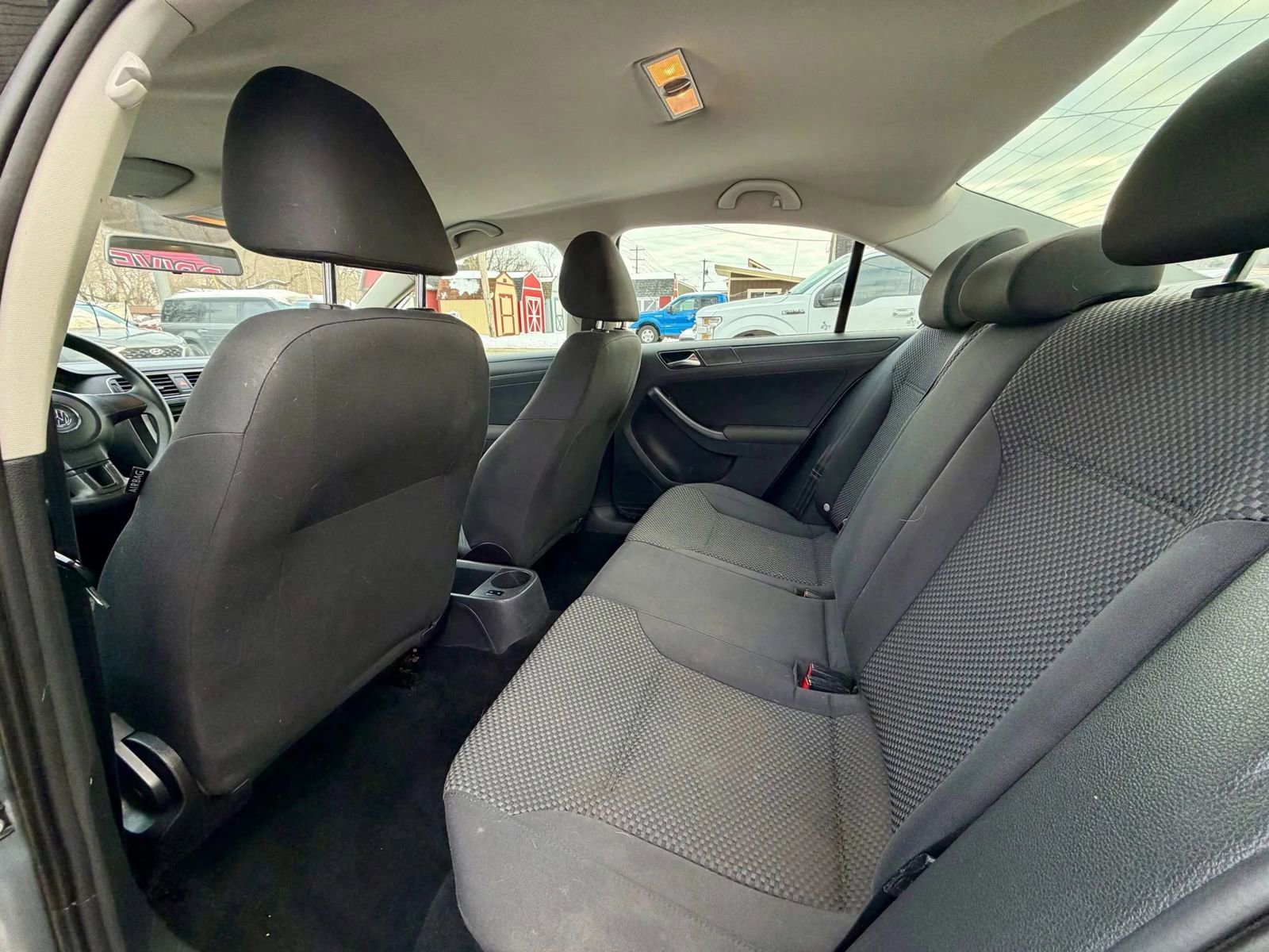 Used 2011 Volkswagen Jetta S image 8