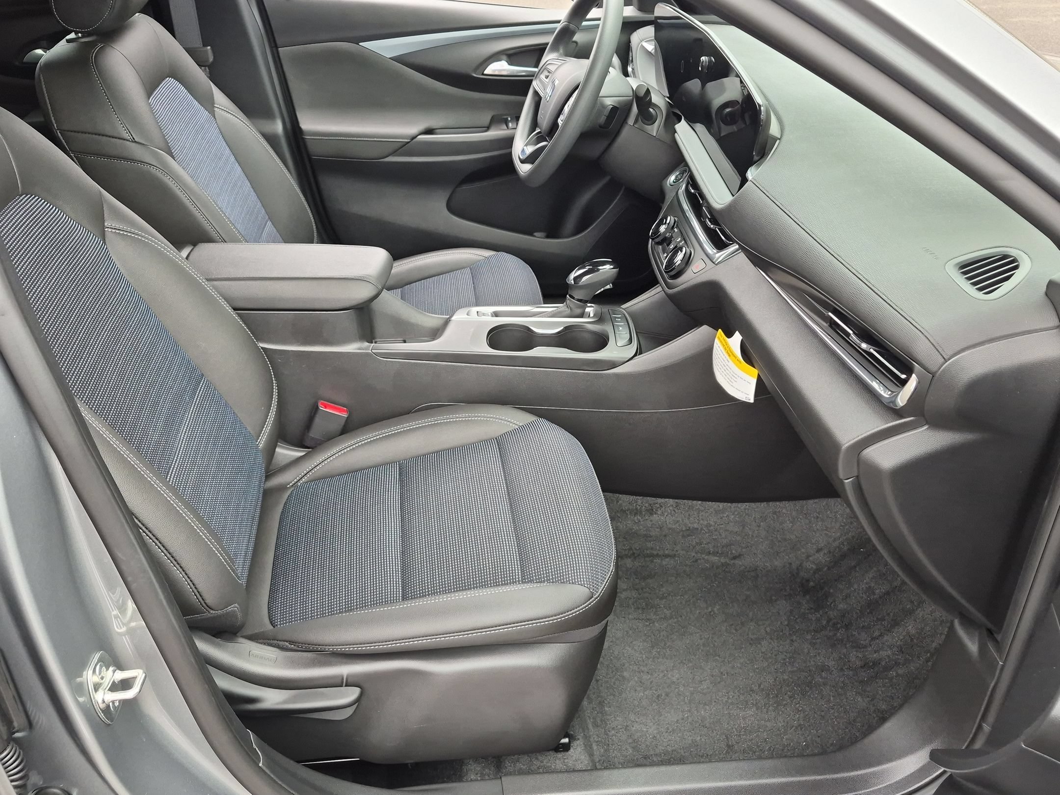 Certified 2026 Buick Envista Preferred w/ Advanced Safety Package FWD image 26