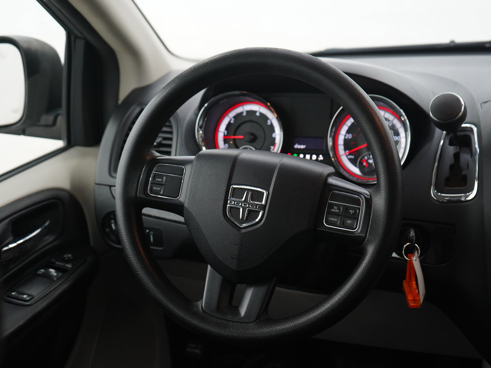 Used 2015 Dodge Grand Caravan American Value Package FWD image 15