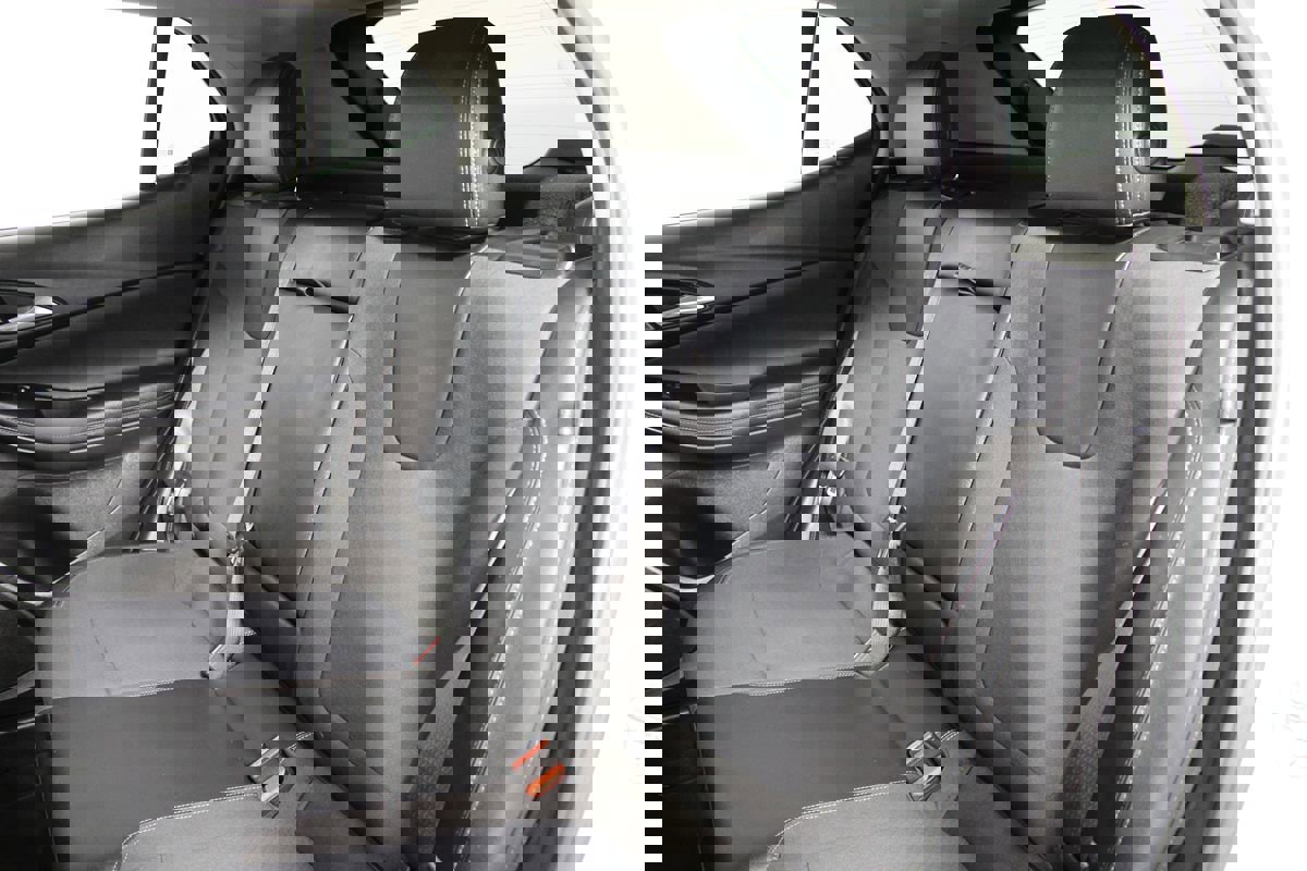 Used 2021 Buick Encore GX Select image 25