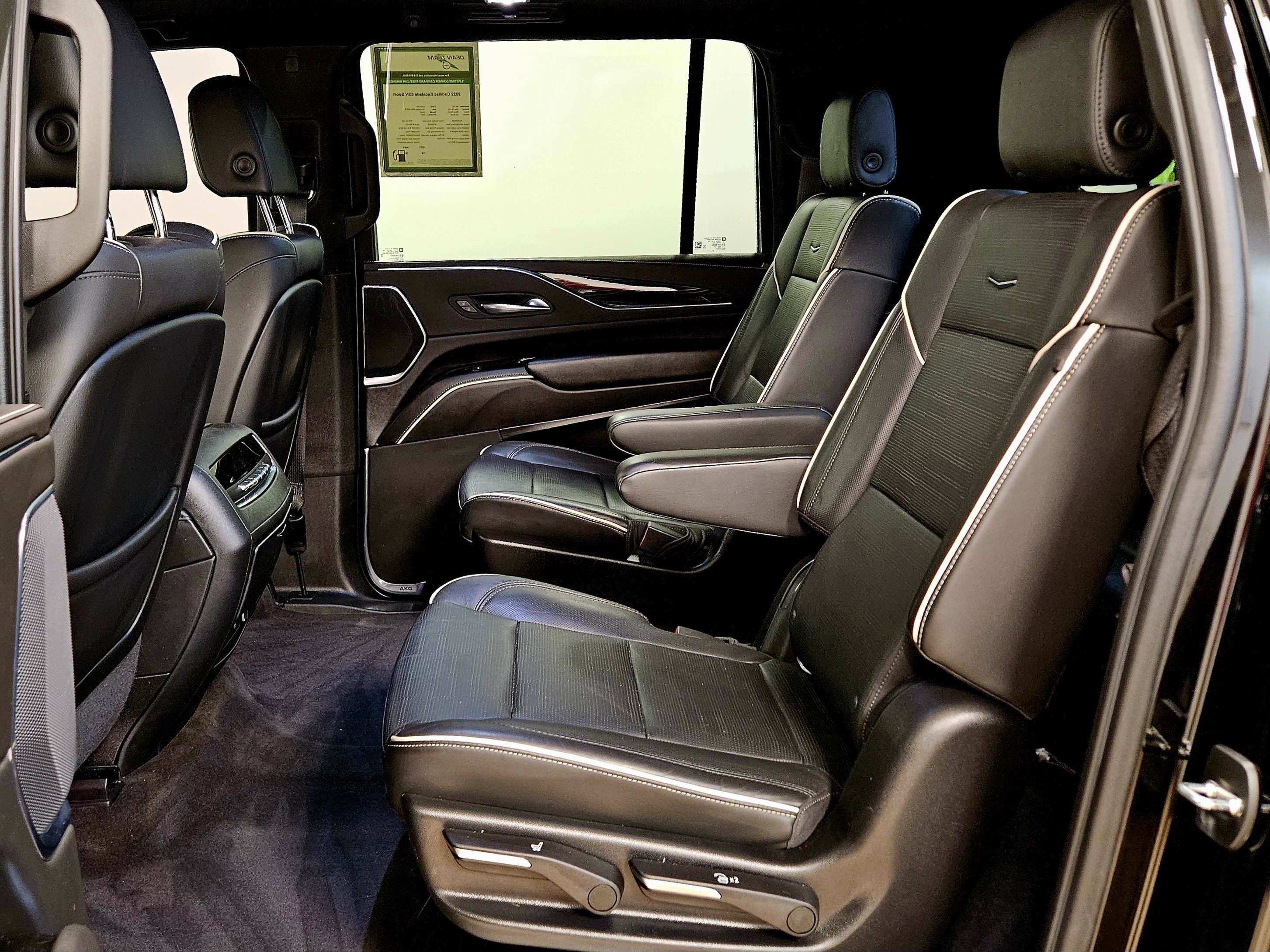 Used 2022 Cadillac Escalade ESV Sport AWD/4WD image 12