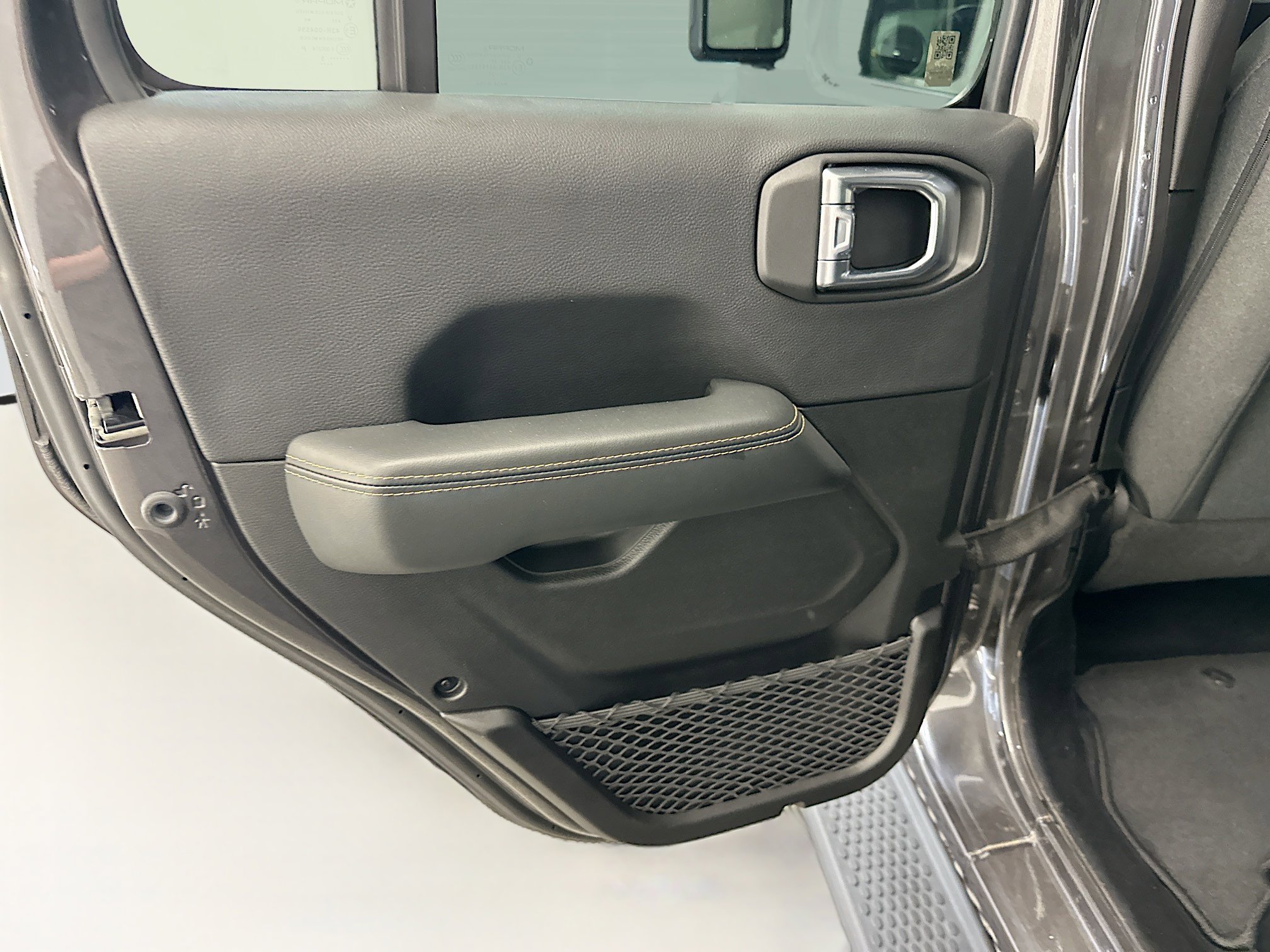 Used 2025 Jeep Wrangler Sahara image 26