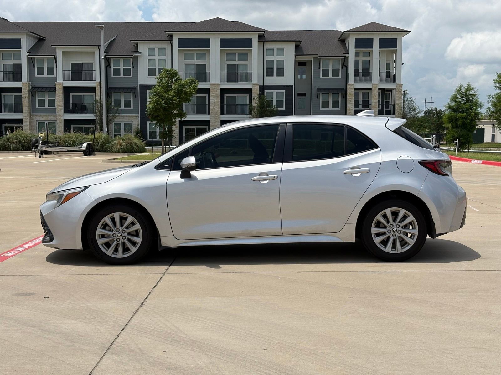 Used 2024 Toyota Corolla SE FWD image 4