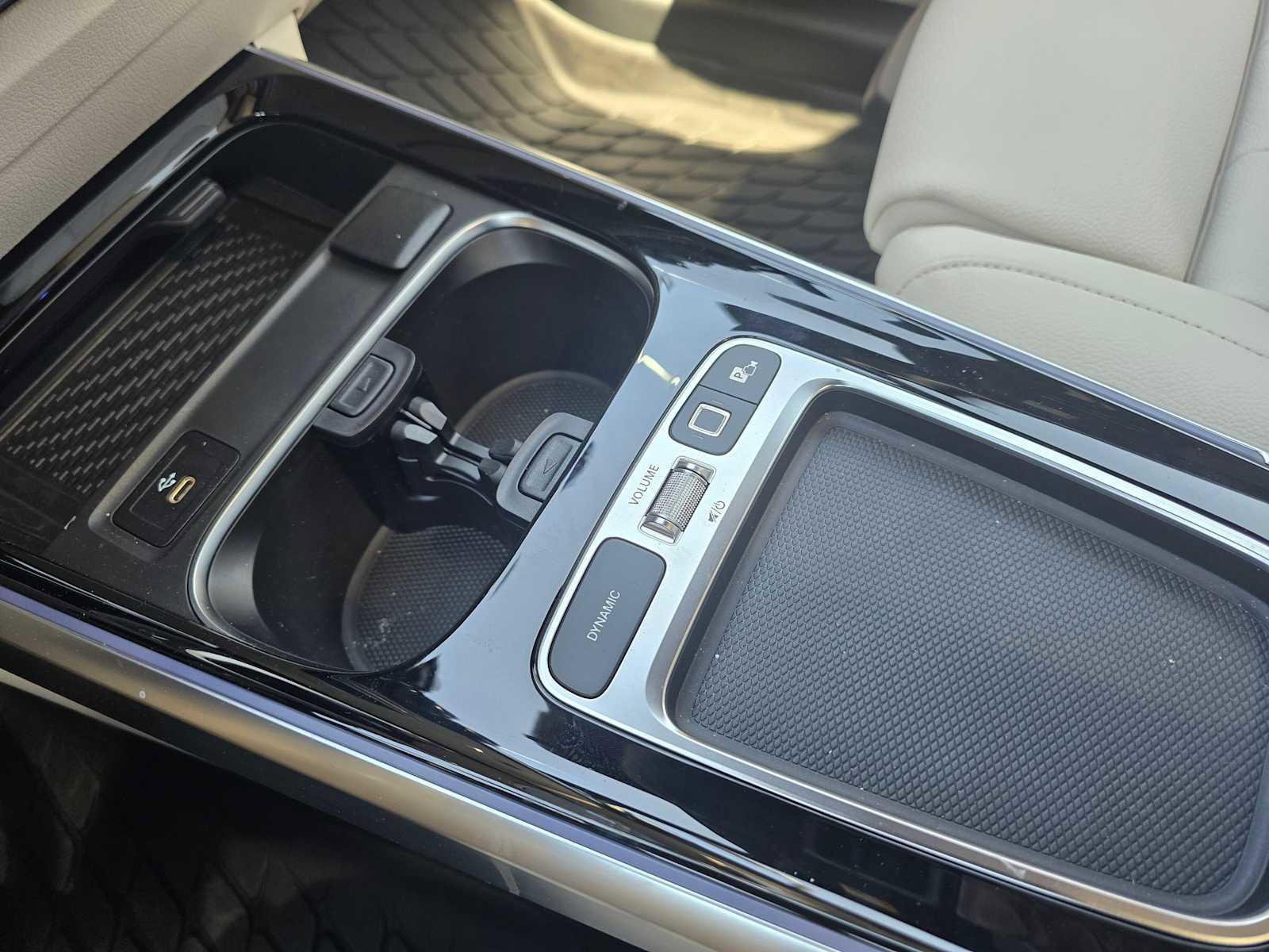 Used 2025 Mercedes-Benz GLB 250 4MATIC image 31