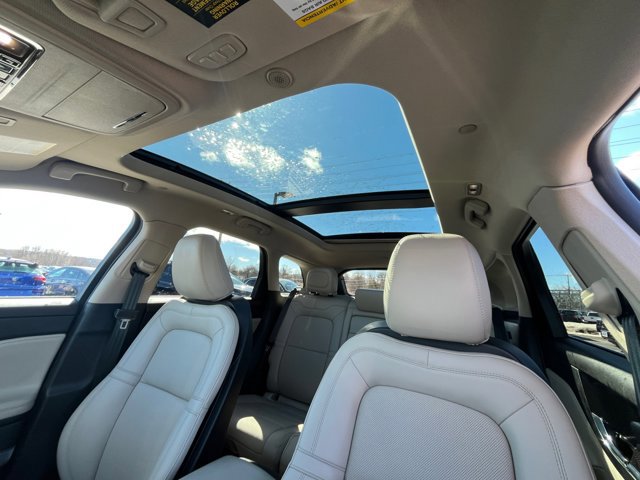 Used 2025 Lincoln Corsair Reserve image 28