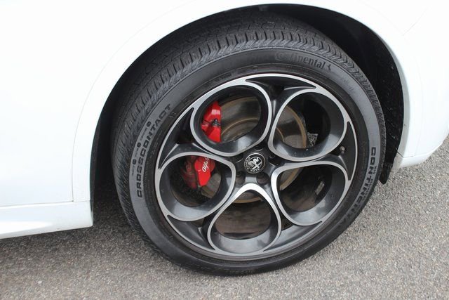 Used 2023 Alfa Romeo Stelvio Veloce image 37