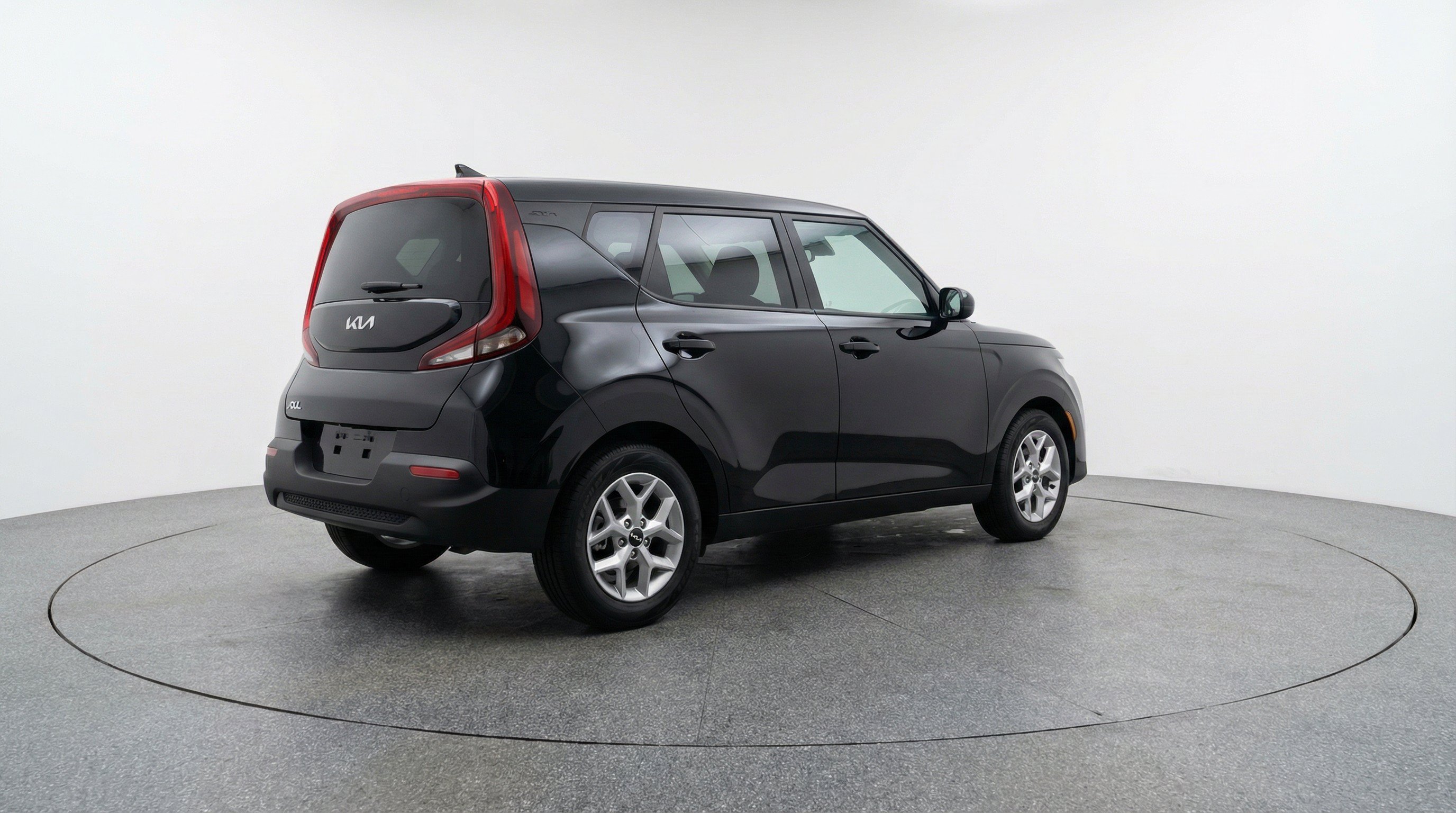 Used 2025 Kia Soul LX w/ LX Technology Package FWD image 9