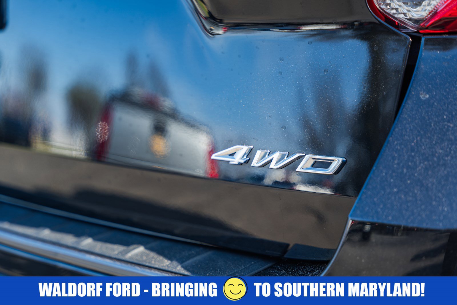 Used 2022 Ford Explorer XLT w/ Equipment Group 202A image 7