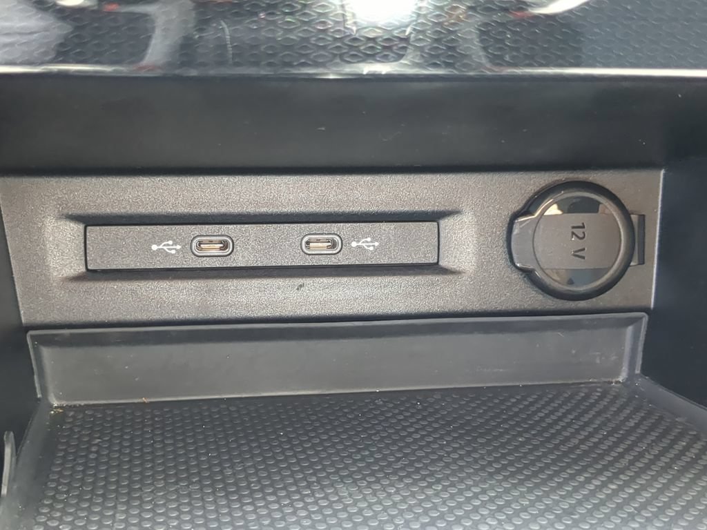 Certified 2025 Volkswagen Taos S FWD image 21