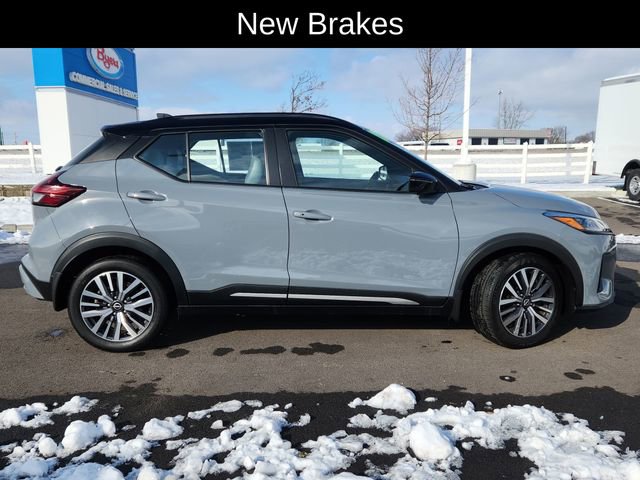Used 2023 Nissan Kicks SR w/ SR Premium Package image 10