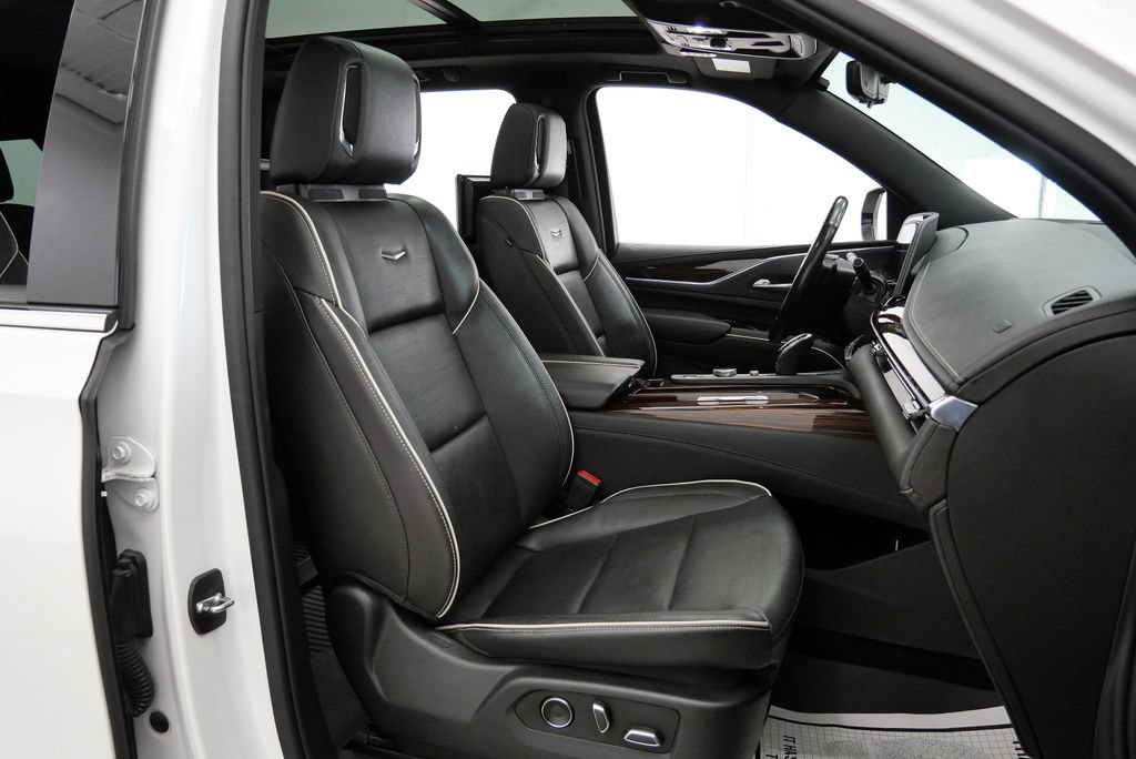 Used 2021 Cadillac Escalade ESV Premium Luxury AWD/4WD image 15