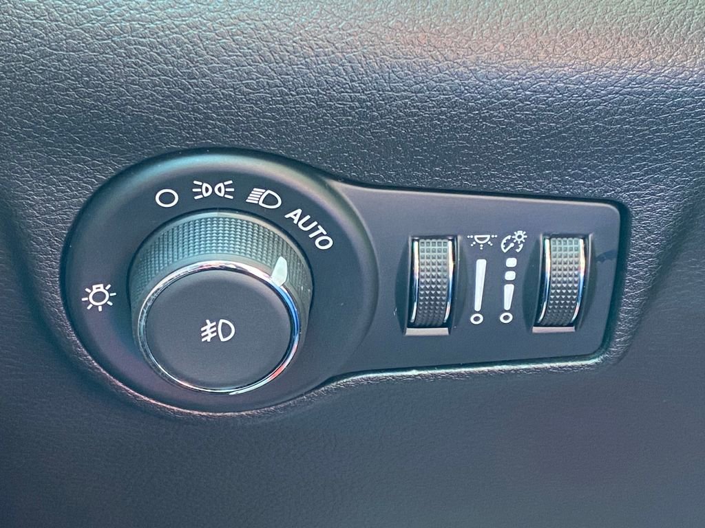 Used 2025 Jeep Compass Limited AWD/4WD image 26