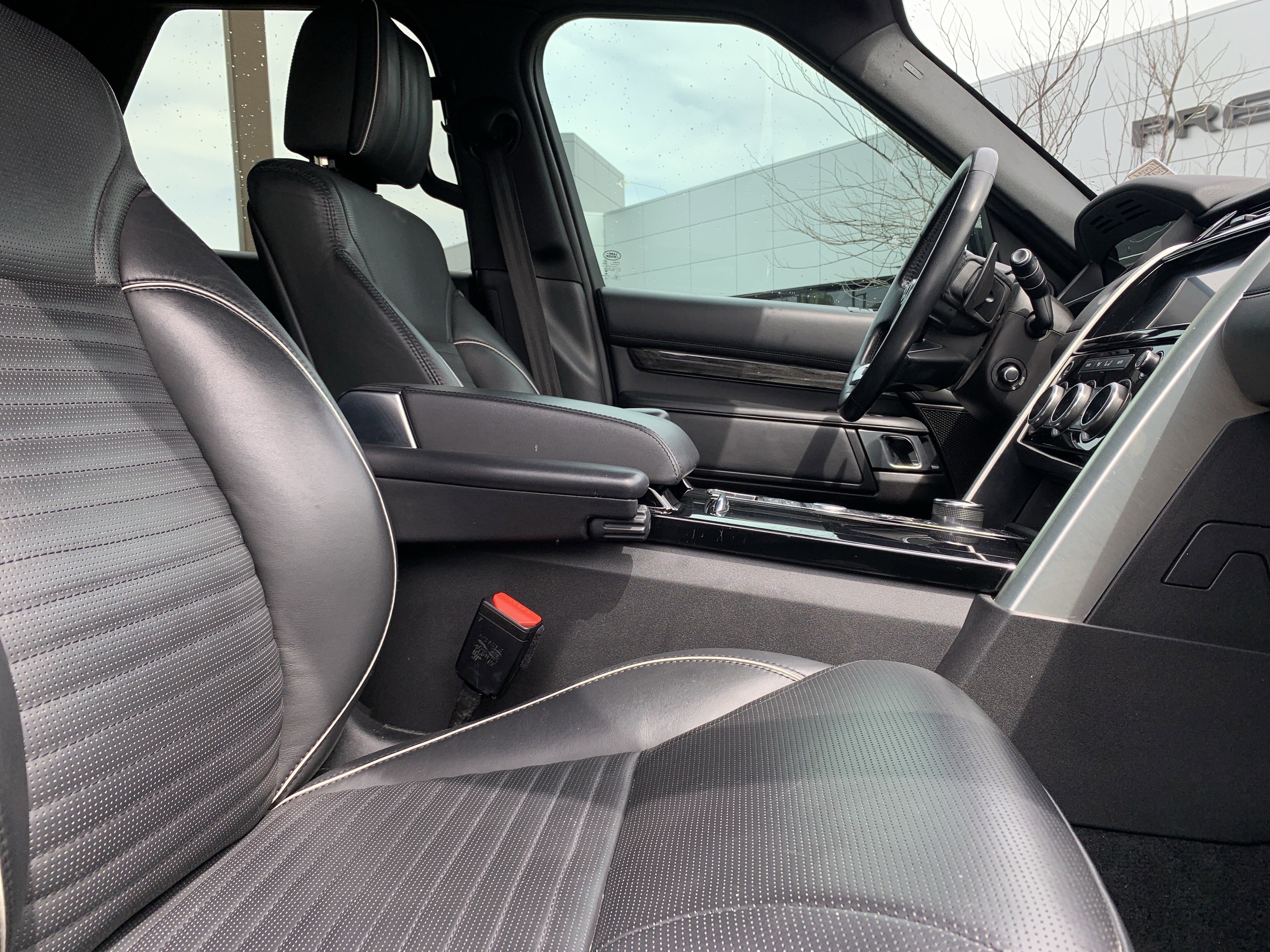 Used 2018 Land Rover Discovery HSE Luxury image 35