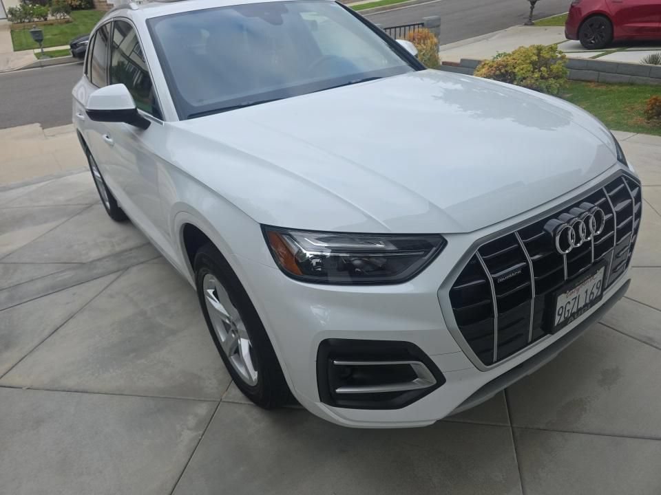 Used 2023 Audi Q5 2.0T Premium w/ Convenience Package AWD/4WD image 3