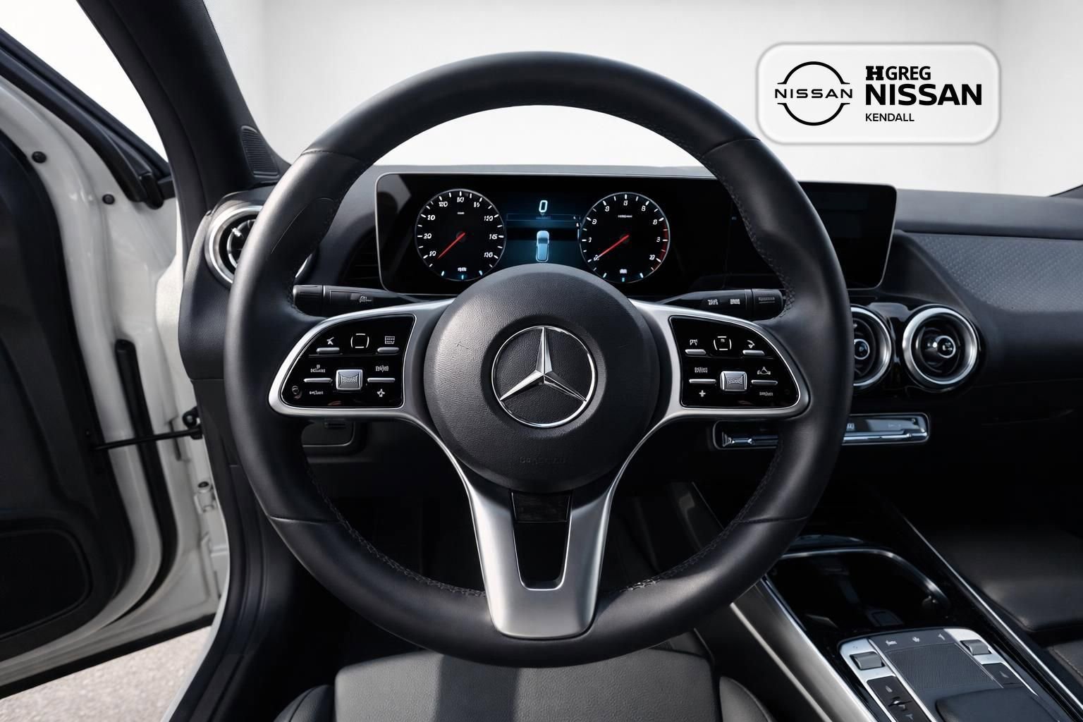Used 2025 Mercedes-Benz GLA 250 4MATIC image 8