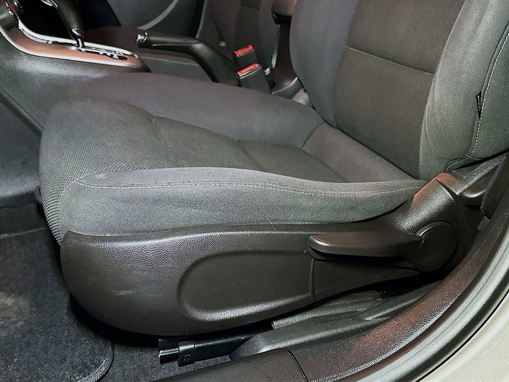 Used 2014 Chevrolet Cruze LT image 16