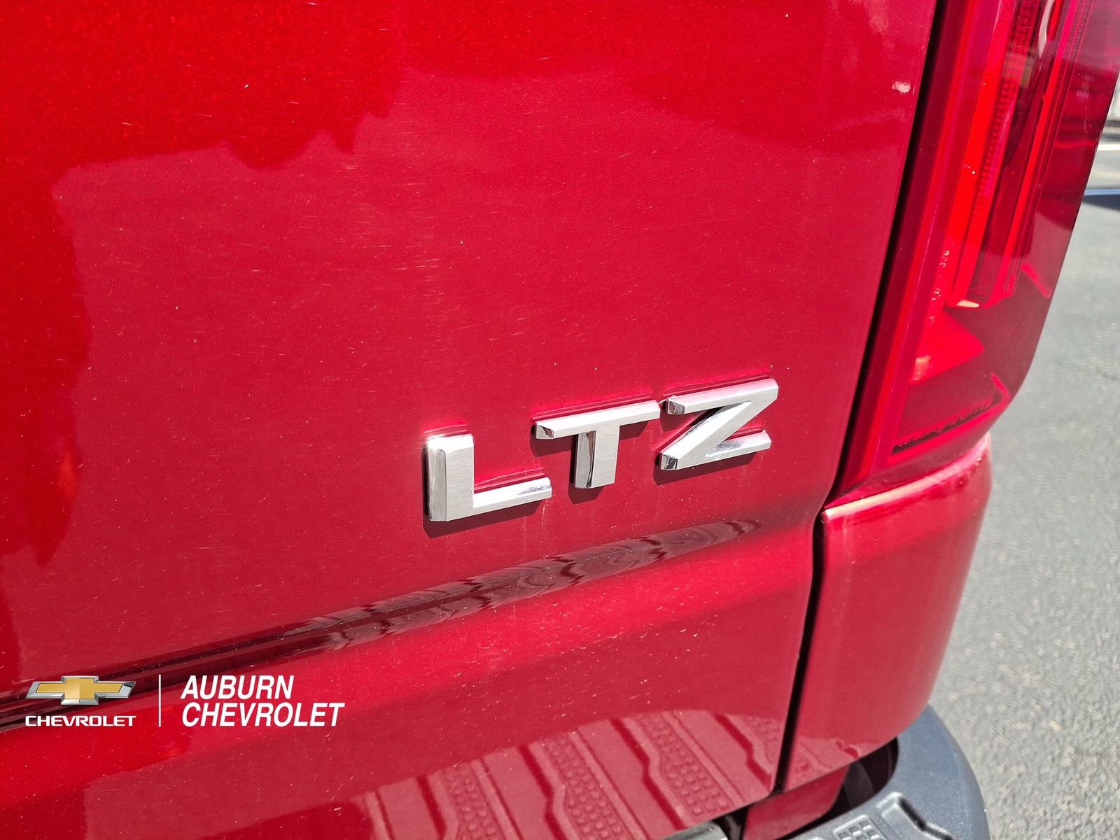 Certified 2024 Chevrolet Silverado 1500 LTZ AWD/4WD image 29